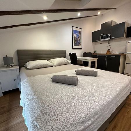 Apartment In The Heart Of Pula Exteriér fotografie