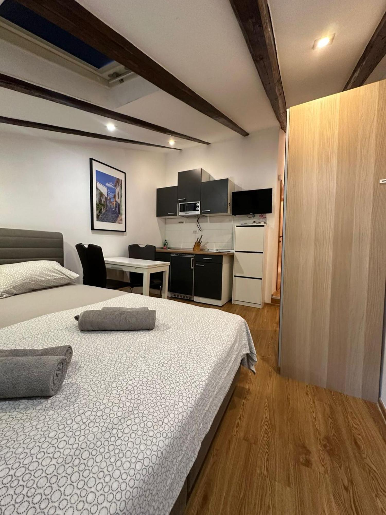 Apartment In The Heart Of Pula Exteriér fotografie